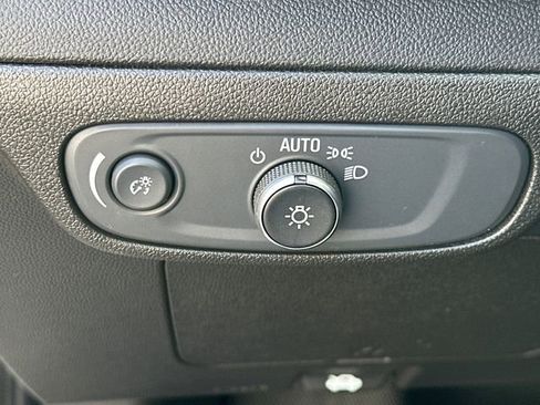 Used 2022 Chevrolet Bolt EUV Premier w/ Sun & Sound Package image 27