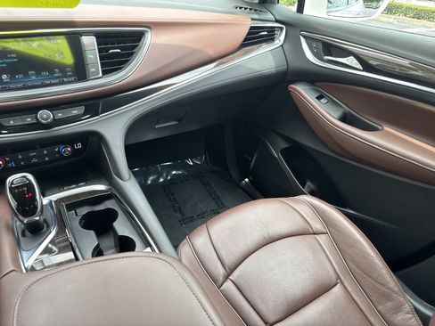 Used 2019 Buick Enclave Avenir w/ Avenir Technology Package AWD/4WD image 10