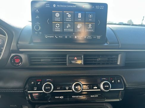 Used 2025 Honda Pilot Elite image 14