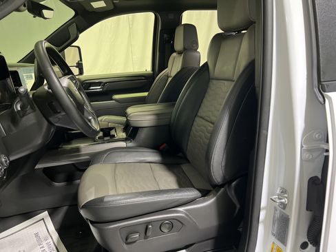 Certified 2025 Chevrolet Silverado 2500 ZR2 w/ Technology Package AWD/4WD image 18