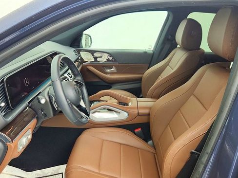 Used 2025 Mercedes-Benz GLE 450e 4MATIC w/ Driver Assistance Package image 18