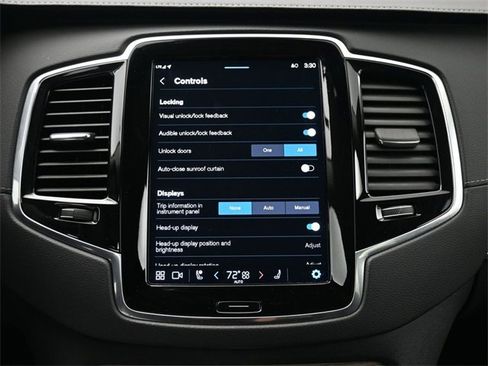 Used 2023 Volvo XC90 B6 Ultimate w/ Protection Package image 18