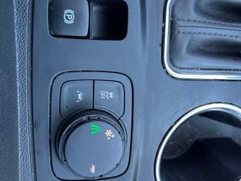 Used 2019 Chevrolet Traverse Premier w/ Driver Confidence II Package FWD image 25