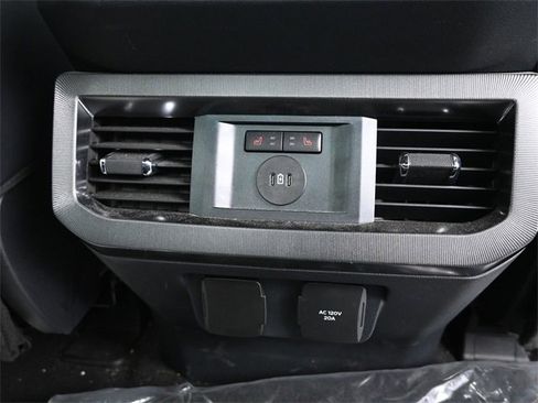 Used 2024 Ford F350 Platinum image 7