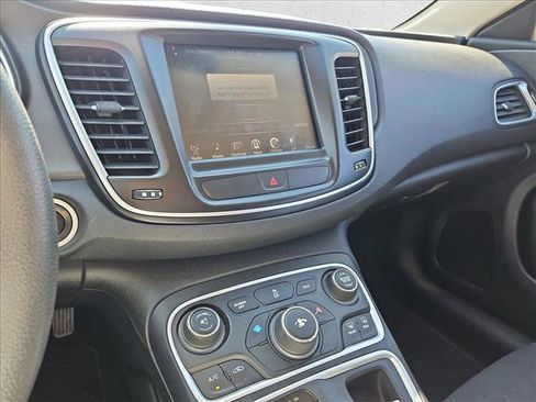Used 2016 Chrysler 200 Limited image 13
