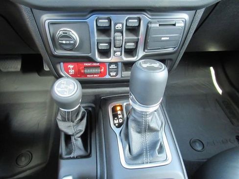 New 2026 Jeep Wrangler Unlimited Rubicon AWD/4WD image 25