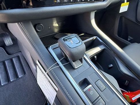 New 2026 Nissan Pathfinder SL w/ SL Premium Package image 24