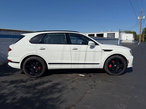 Used 2023 Bentley Bentayga image 6