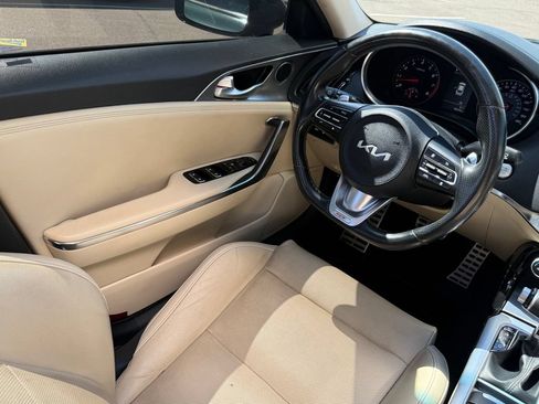 Used 2022 Kia Stinger GT1 RWD image 48