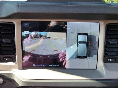 Used 2025 Ford Bronco Outer Banks AWD/4WD image 39