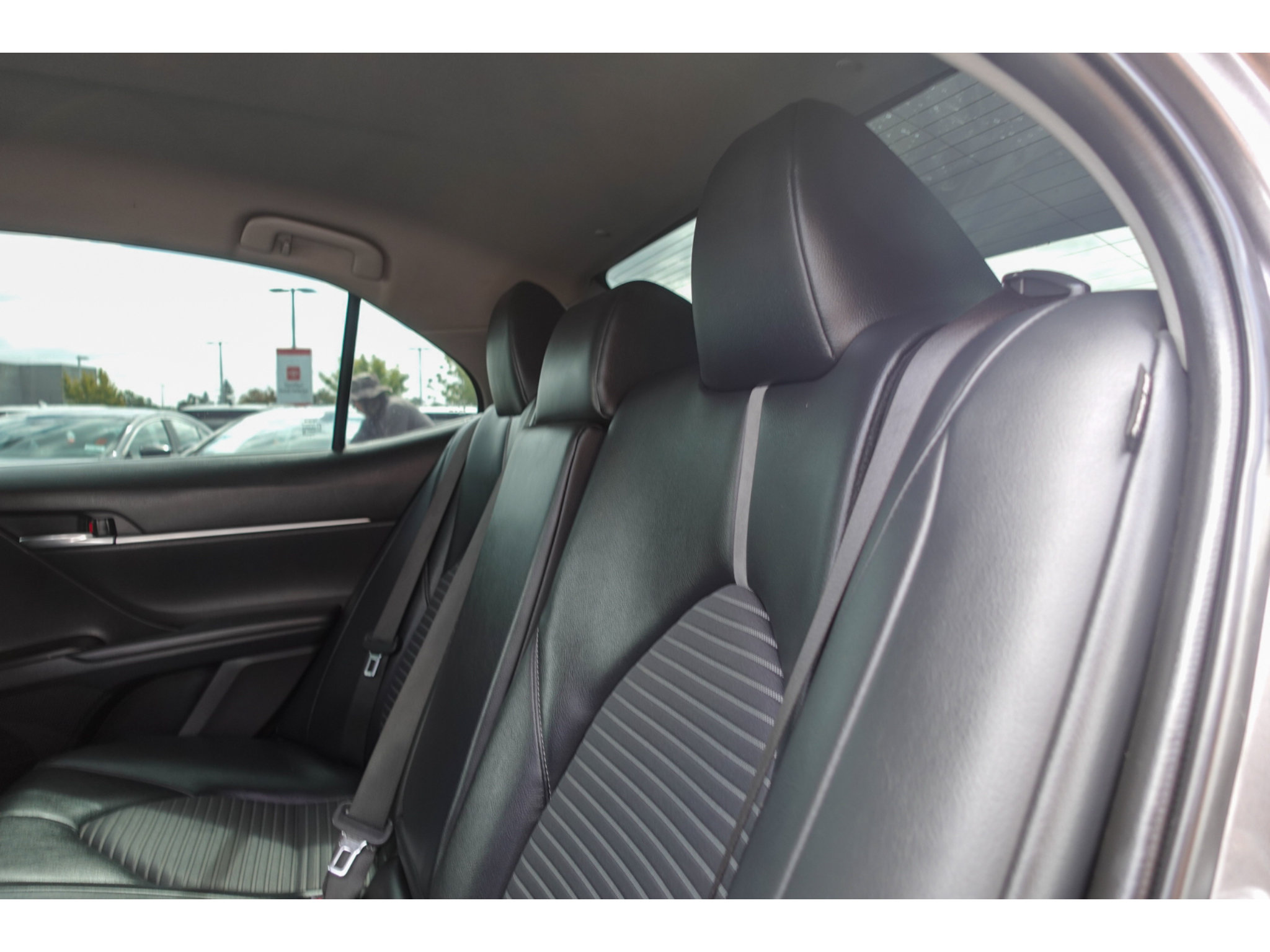 Used 2022 Toyota Camry SE FWD image 22