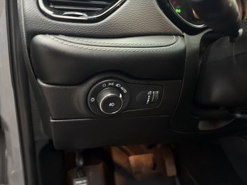 Used 2022 Dodge Durango GT w/ Blacktop Package AWD/4WD image 16