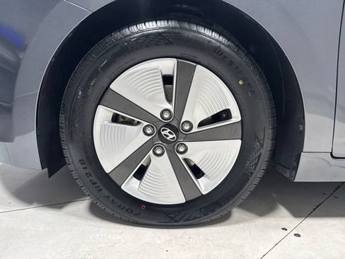Used 2018 Hyundai Ioniq Blue FWD image 10