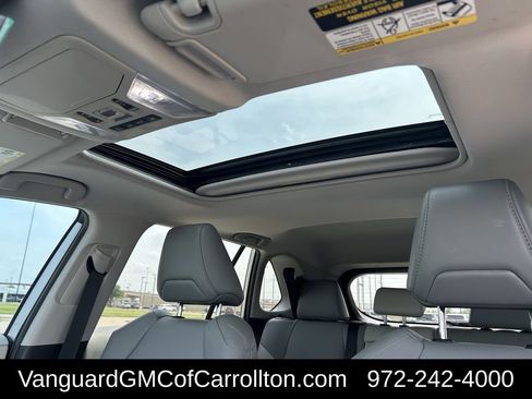 Used 2022 Toyota RAV4 XLE Premium image 25