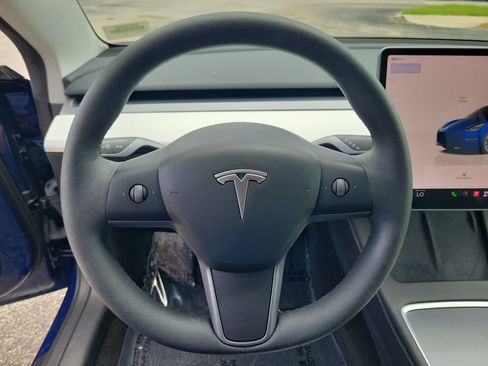 Used 2023 Tesla Model 3 Standard Range RWD image 18