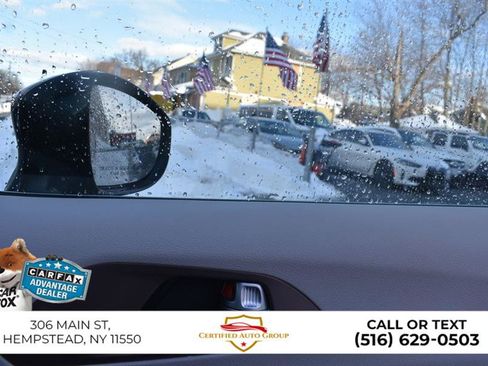 Used 2024 Chrysler Voyager LX image 21