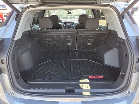 Used 2024 GMC Terrain SLE w/ Driver Convenience Package FWD image 25