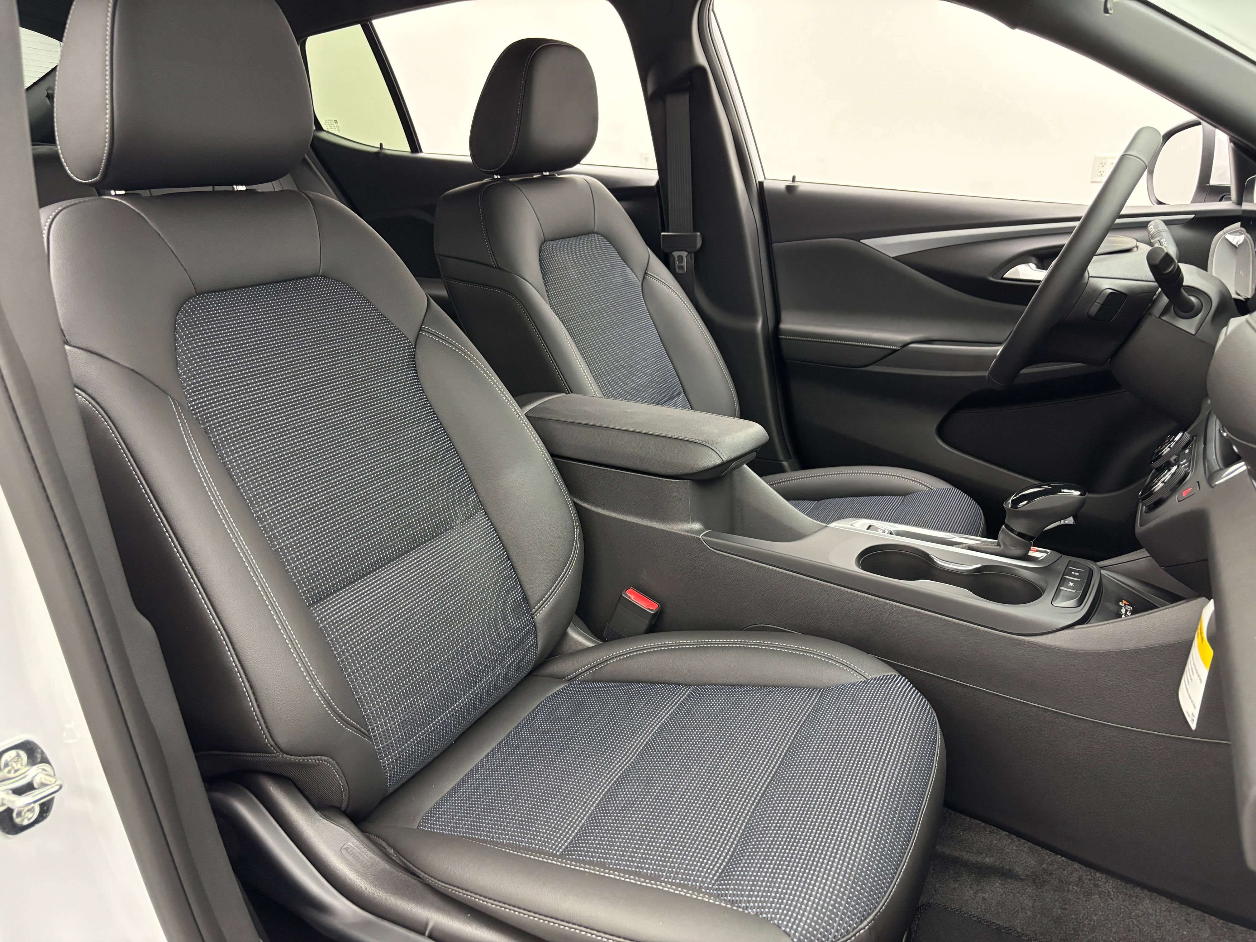 New 2026 Buick Envista Sport Touring w/ Convenience I Package FWD image 32