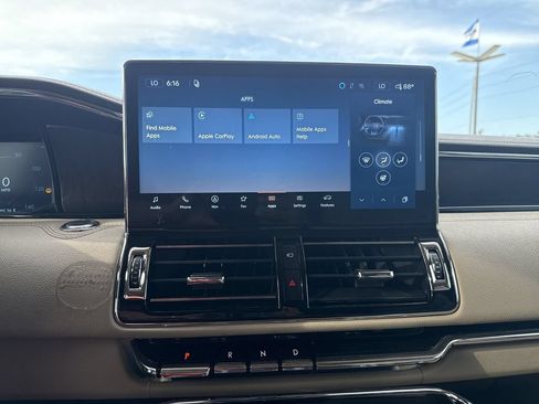 Used 2022 Lincoln Navigator Reserve AWD/4WD image 20