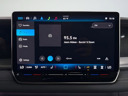 New 2025 Volkswagen Tiguan SE R-Line image 16