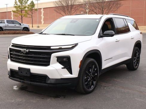 Certified 2024 Chevrolet Traverse LT w/ Enhanced Driving Package image 30