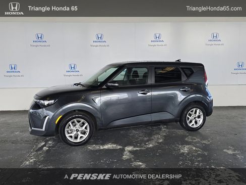 Used 2024 Kia Soul LX image 1