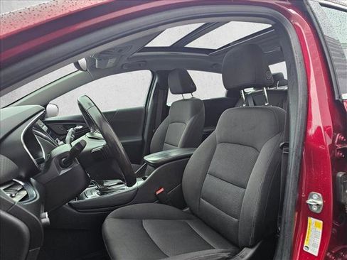 Used 2018 Chevrolet Malibu LT FWD image 19