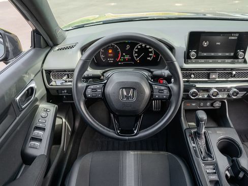 Used 2025 Honda Civic Sport image 23
