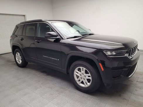Used 2024 Jeep Grand Cherokee Laredo RWD image 11