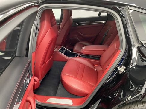 Used 2017 Porsche Panamera 4 image 36