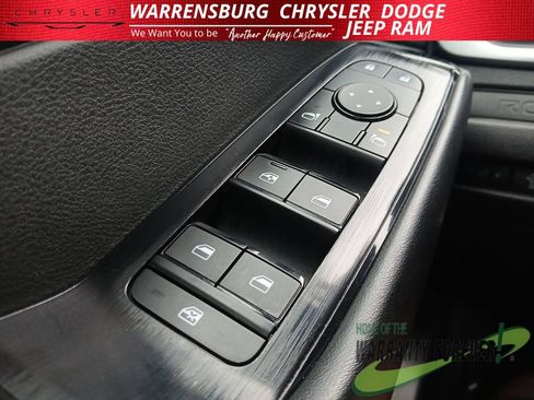 Used 2024 Nissan Rogue S FWD image 30