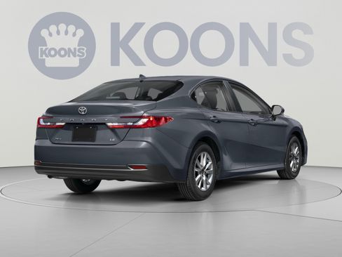Used 2026 Toyota Camry SE FWD image 2
