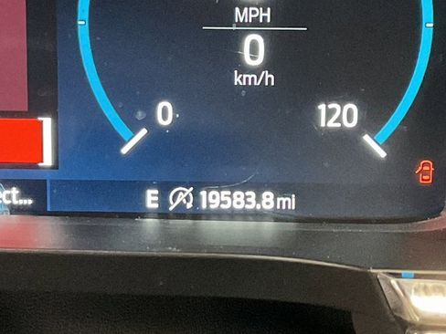 Used 2023 Ford F150 Lariat w/ Equipment Group 502A High image 11