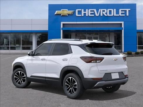 New 2026 Chevrolet TrailBlazer LT w/ Convenience Package FWD image 3
