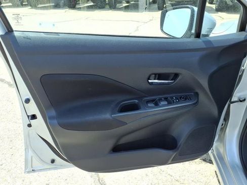Used 2021 Nissan Versa SV FWD image 13
