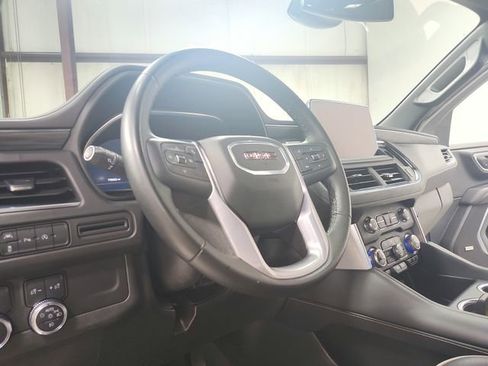 Used 2024 GMC Yukon XL SLT RWD image 18