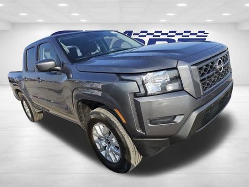 Used 2023 Nissan Frontier SV image 3