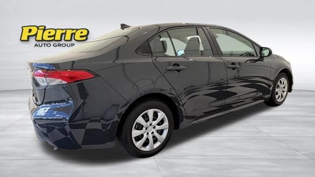 Used 2024 Toyota Corolla LE FWD image 5
