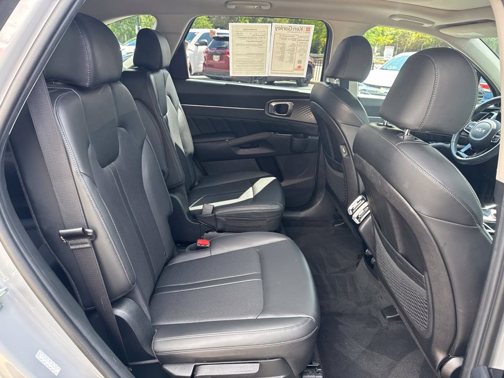 Used 2023 Kia Sorento SX AWD/4WD image 31