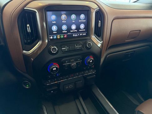 Used 2022 Chevrolet Silverado 2500 High Country w/ Z71 Off-Road Package AWD/4WD image 24