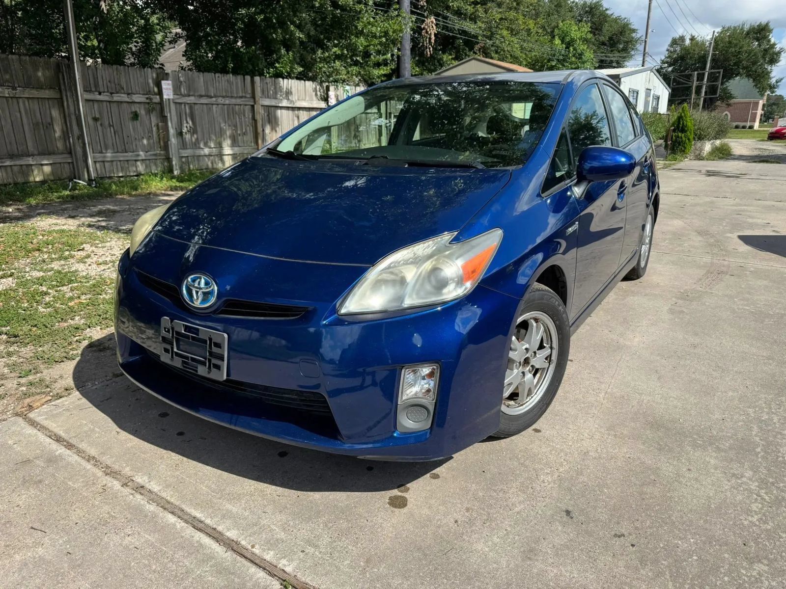 Used 2010 Toyota Prius Three w/ Navigation Pkg FWD image 1