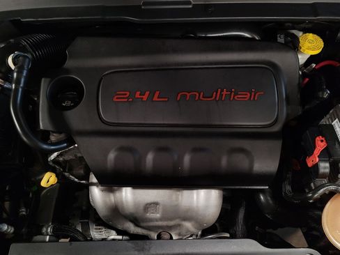 Used 2018 Jeep Compass Latitude w/ Popular Equipment Group FWD image 30