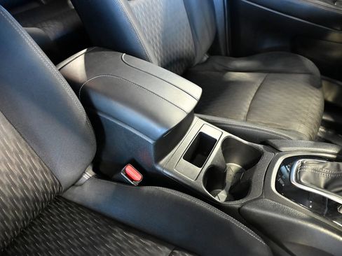 Used 2017 Nissan Rogue S FWD image 35
