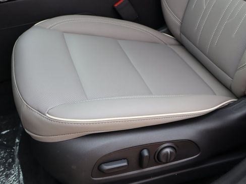 Used 2025 Buick Envista Avenir image 11