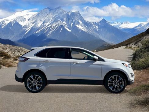 Used 2018 Ford Edge Titanium w/ Equipment Group 302A image 6