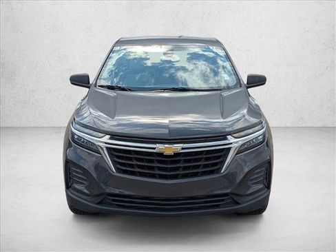 Used 2022 Chevrolet Equinox LS FWD image 2
