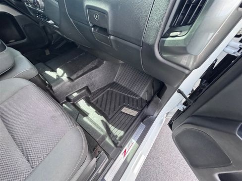 Used 2018 Chevrolet Silverado 1500 LT w/ All Star Edition AWD/4WD image 34