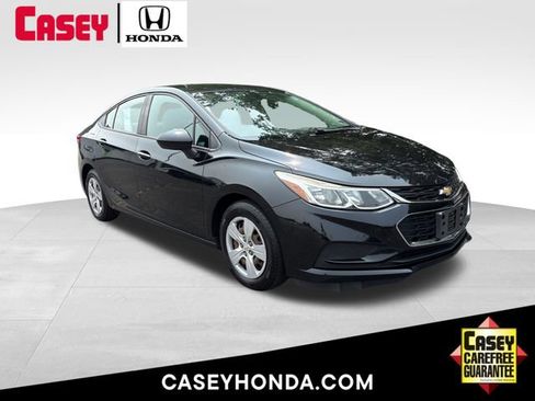 Used 2017 Chevrolet Cruze LS FWD image 1