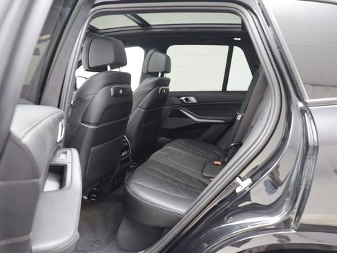 Certified 2025 BMW X5 xDrive40i w/ M Sport Package AWD/4WD image 13