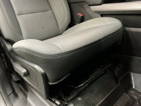 Used 2022 RAM 1500 Big Horn AWD/4WD image 36